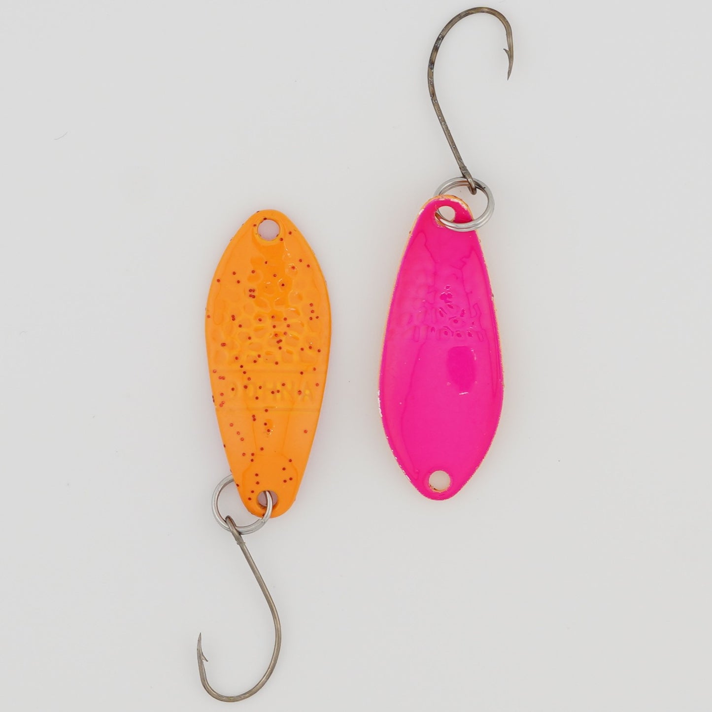Lux Spoons 2,5g – hochwertige, vielseitige Blinker für das ultraleichte Spinnfischen. Ideal geeignet für Forelle, Barsch, Lachs und andere Raubfische. Mit verführerischem Laufverhalten und erstklassiger Verarbeitung für zuverlässige Bisse.