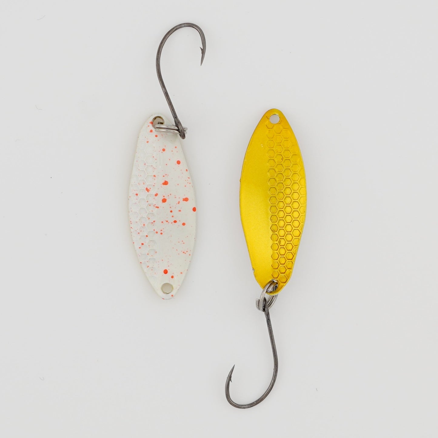 Lux Spoons 2,5g – hochwertige, vielseitige Blinker für das ultraleichte Spinnfischen. Ideal geeignet für Forelle, Barsch, Lachs und andere Raubfische. Mit verführerischem Laufverhalten und erstklassiger Verarbeitung für zuverlässige Bisse.