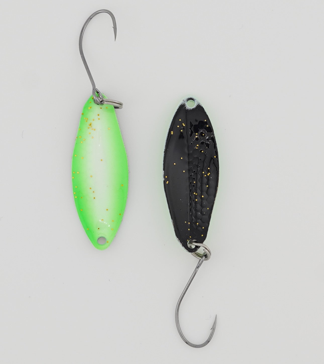 Lux Spoons 2,5g – hochwertige, vielseitige Blinker für das ultraleichte Spinnfischen. Ideal geeignet für Forelle, Barsch, Lachs und andere Raubfische. Mit verführerischem Laufverhalten und erstklassiger Verarbeitung für zuverlässige Bisse.
