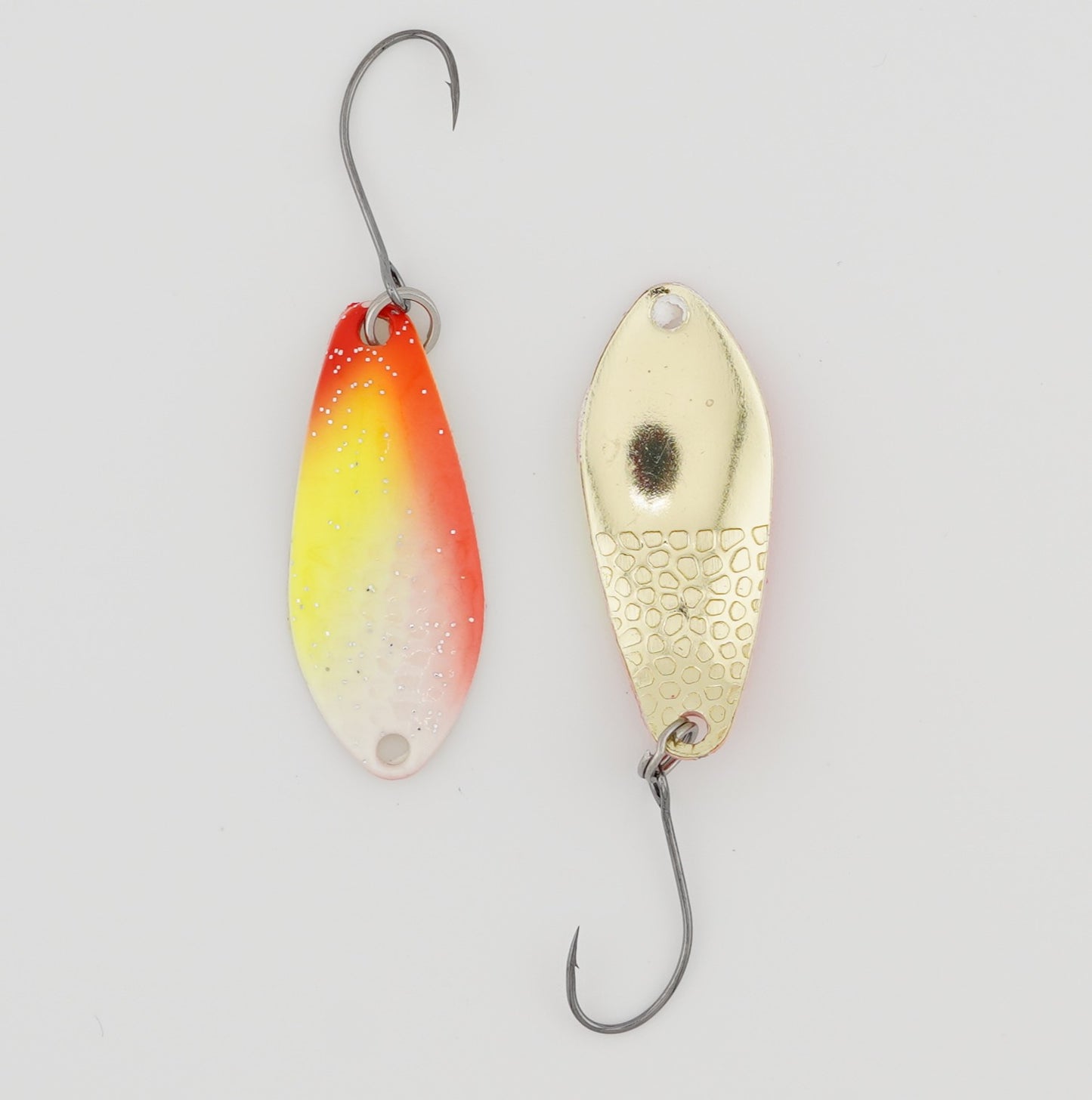 Lux Spoons 2,5g – hochwertige, vielseitige Blinker für das ultraleichte Spinnfischen. Ideal geeignet für Forelle, Barsch, Lachs und andere Raubfische. Mit verführerischem Laufverhalten und erstklassiger Verarbeitung für zuverlässige Bisse.
