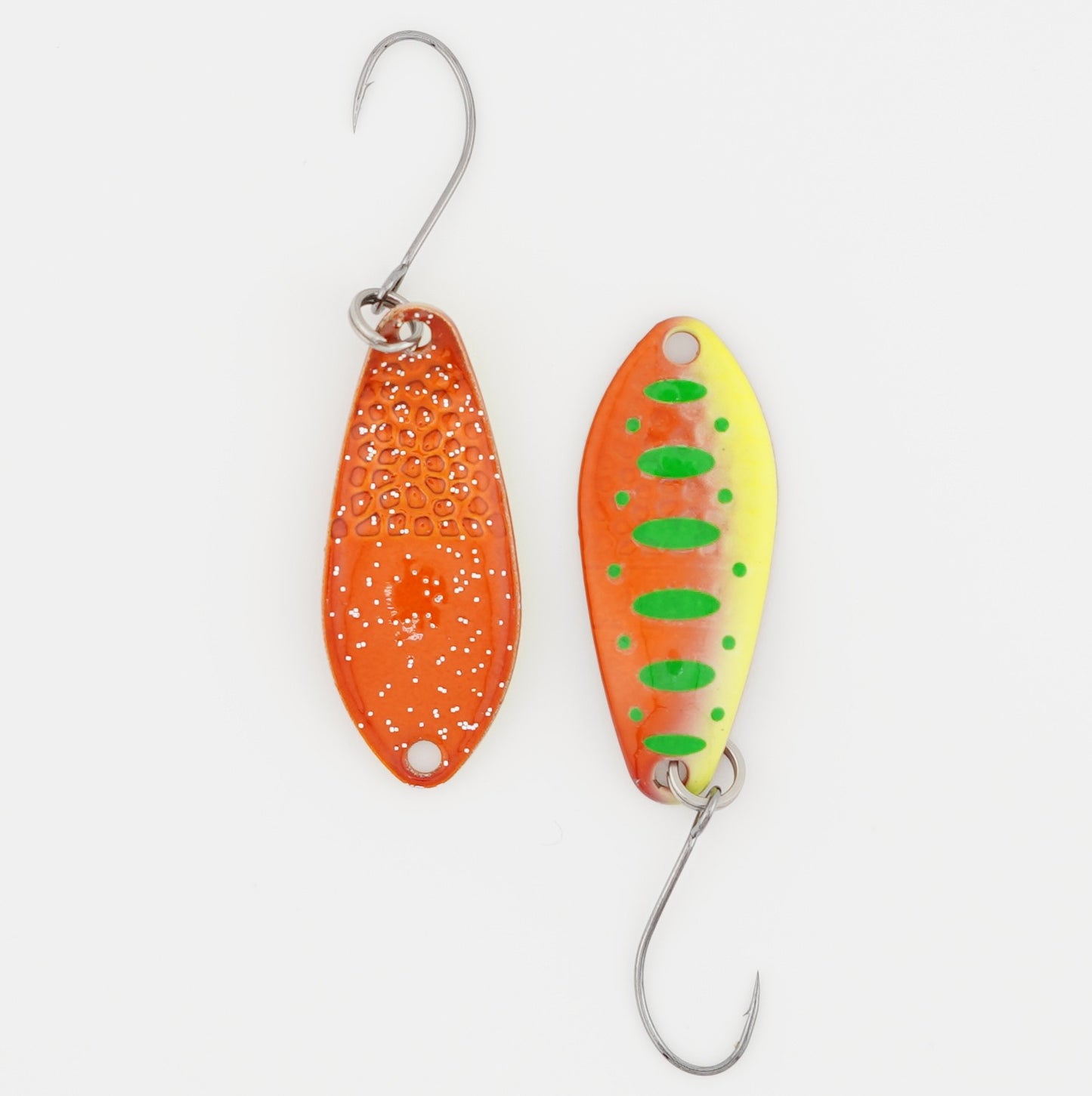 Lux Spoons 2,5g – hochwertige, vielseitige Blinker für das ultraleichte Spinnfischen. Ideal geeignet für Forelle, Barsch, Lachs und andere Raubfische. Mit verführerischem Laufverhalten und erstklassiger Verarbeitung für zuverlässige Bisse.