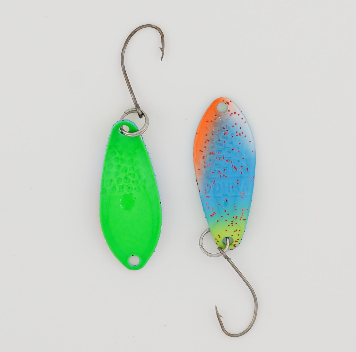 Lux Spoons 2,5g – hochwertige, vielseitige Blinker für das ultraleichte Spinnfischen. Ideal geeignet für Forelle, Barsch, Lachs und andere Raubfische. Mit verführerischem Laufverhalten und erstklassiger Verarbeitung für zuverlässige Bisse.