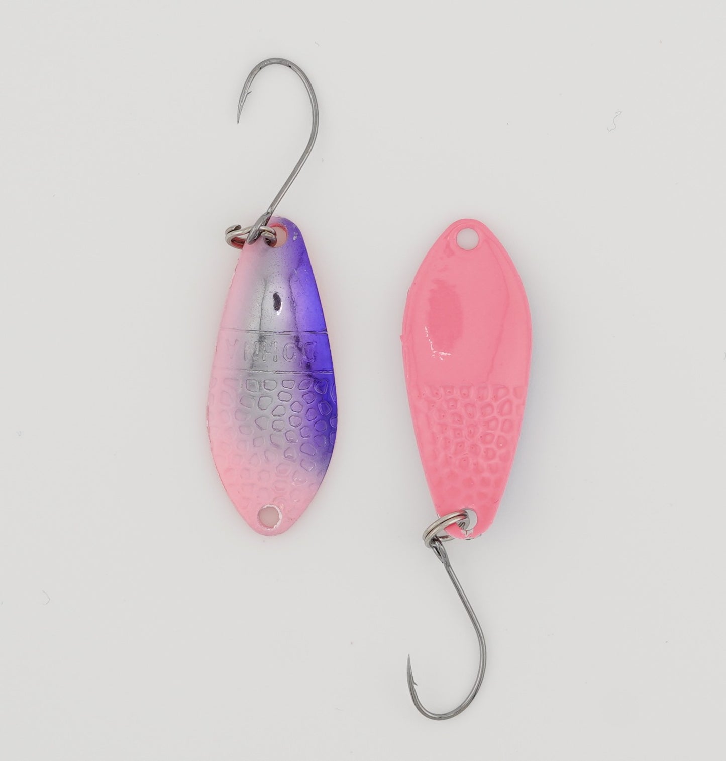 Lux Spoons 2,5g – hochwertige, vielseitige Blinker für das ultraleichte Spinnfischen. Ideal geeignet für Forelle, Barsch, Lachs und andere Raubfische. Mit verführerischem Laufverhalten und erstklassiger Verarbeitung für zuverlässige Bisse.