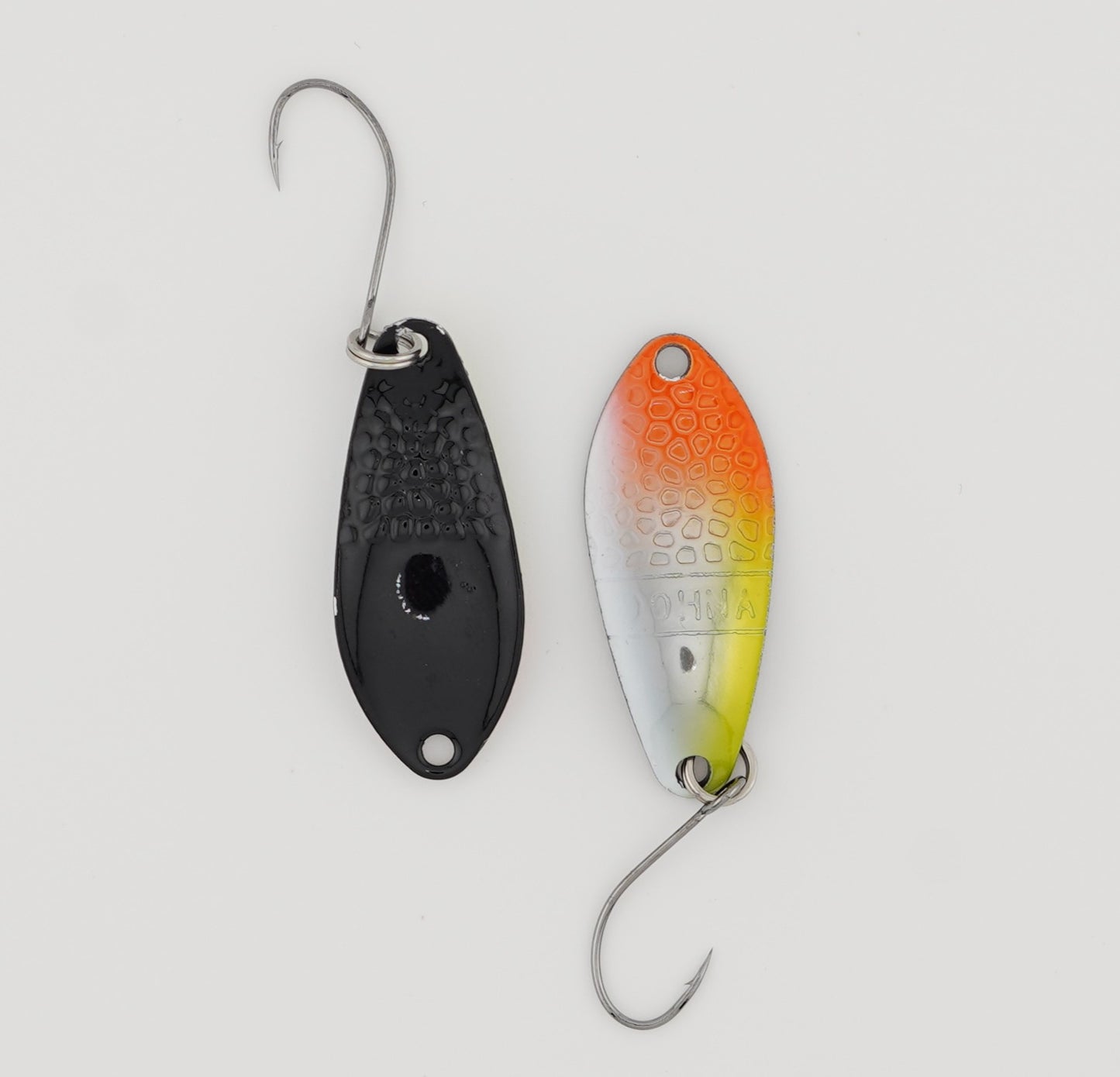 Lux Spoons 2,5g – hochwertige, vielseitige Blinker für das ultraleichte Spinnfischen. Ideal geeignet für Forelle, Barsch, Lachs und andere Raubfische. Mit verführerischem Laufverhalten und erstklassiger Verarbeitung für zuverlässige Bisse.