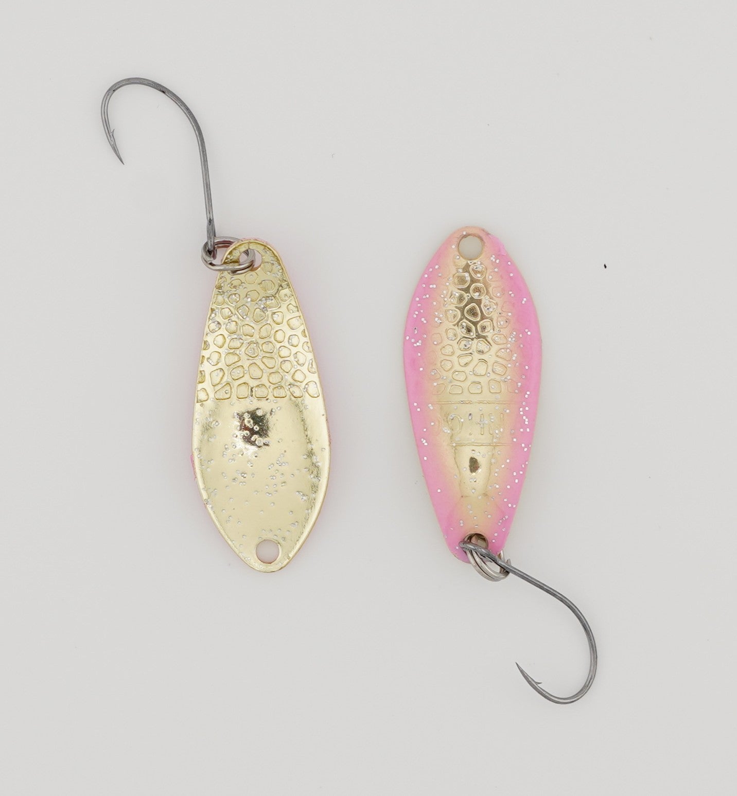 Lux Spoons 2,5g – hochwertige, vielseitige Blinker für das ultraleichte Spinnfischen. Ideal geeignet für Forelle, Barsch, Lachs und andere Raubfische. Mit verführerischem Laufverhalten und erstklassiger Verarbeitung für zuverlässige Bisse.