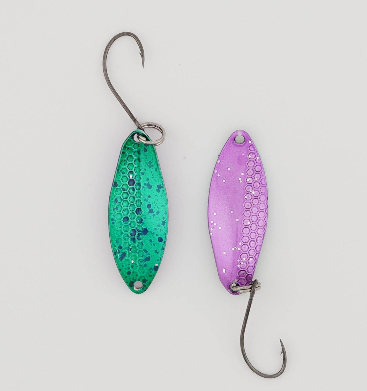 Lux Spoons 2,5g – hochwertige, vielseitige Blinker für das ultraleichte Spinnfischen. Ideal geeignet für Forelle, Barsch, Lachs und andere Raubfische. Mit verführerischem Laufverhalten und erstklassiger Verarbeitung für zuverlässige Bisse.